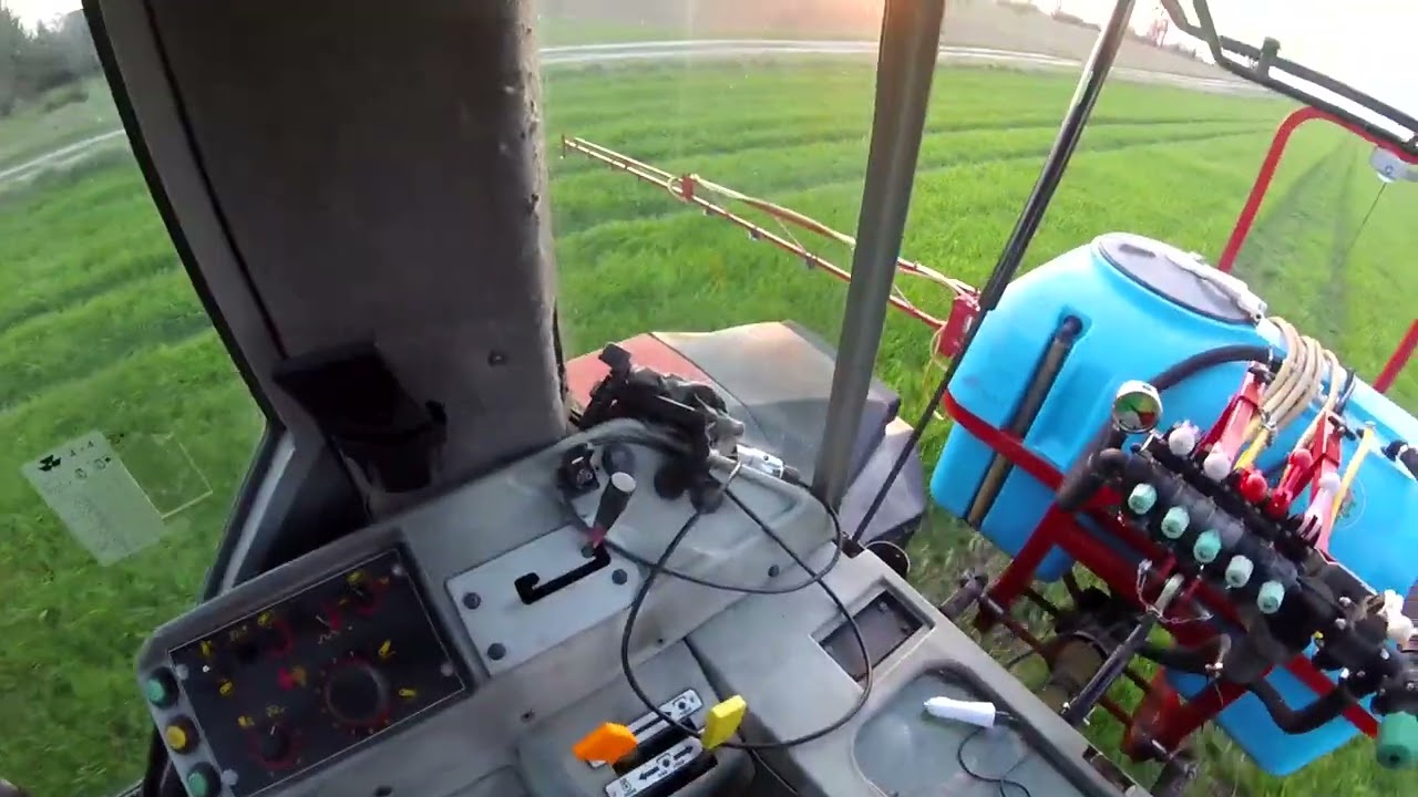 Vlog 183. Zwalczam chwasty w pszenżycie. Massey Ferguson 3060, Biardzki.
