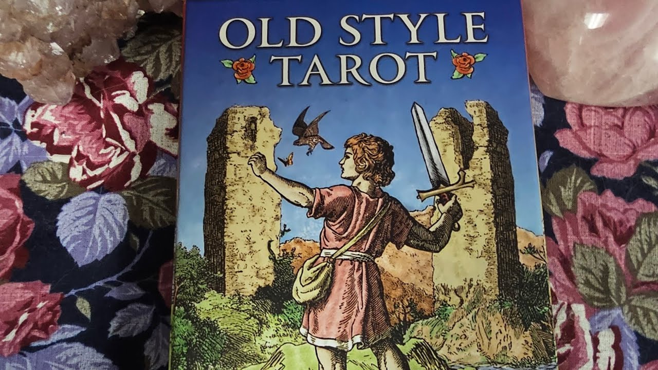 Old Style Tarot  Flip Through
