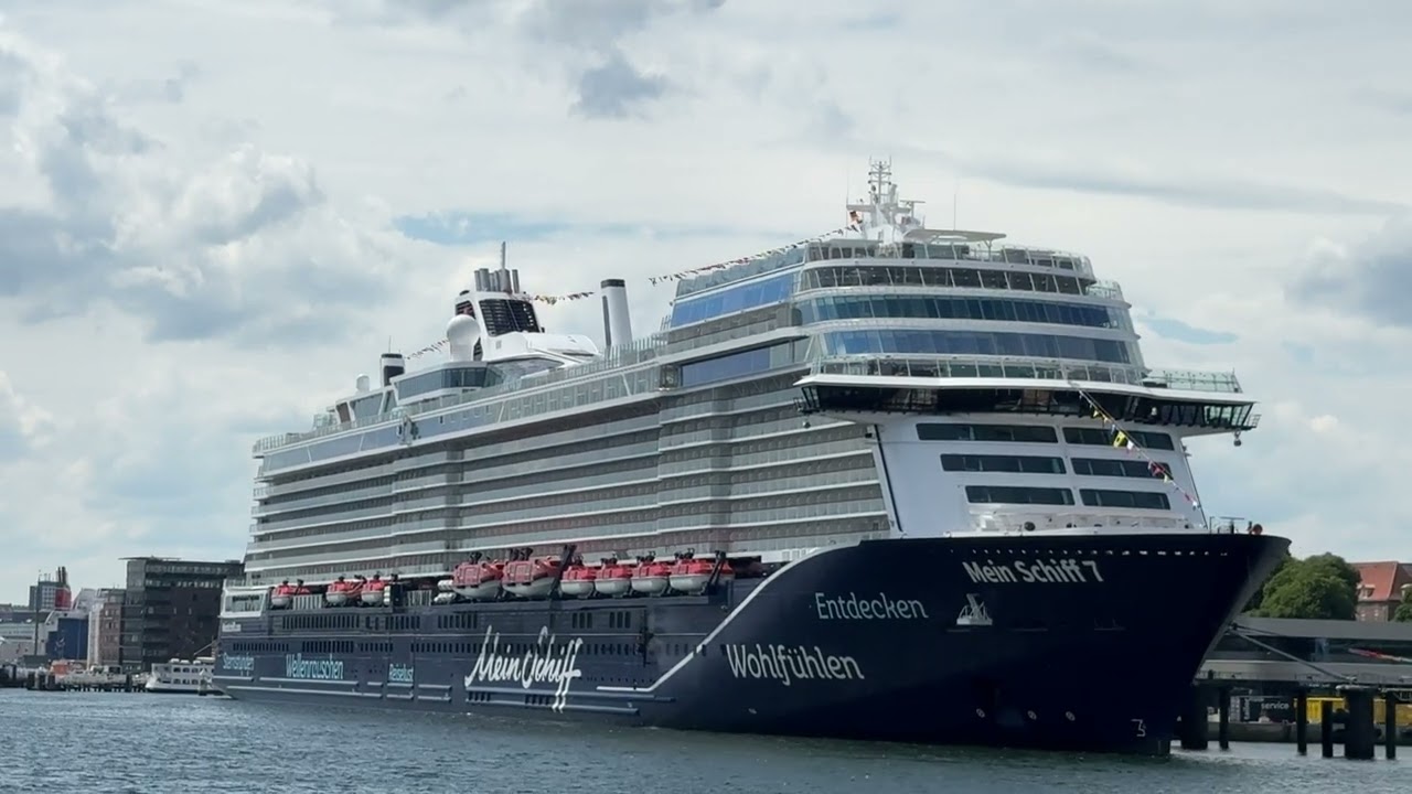 MEIN SCHIFF 7 am Ostseekai Kiel 14.6.2024