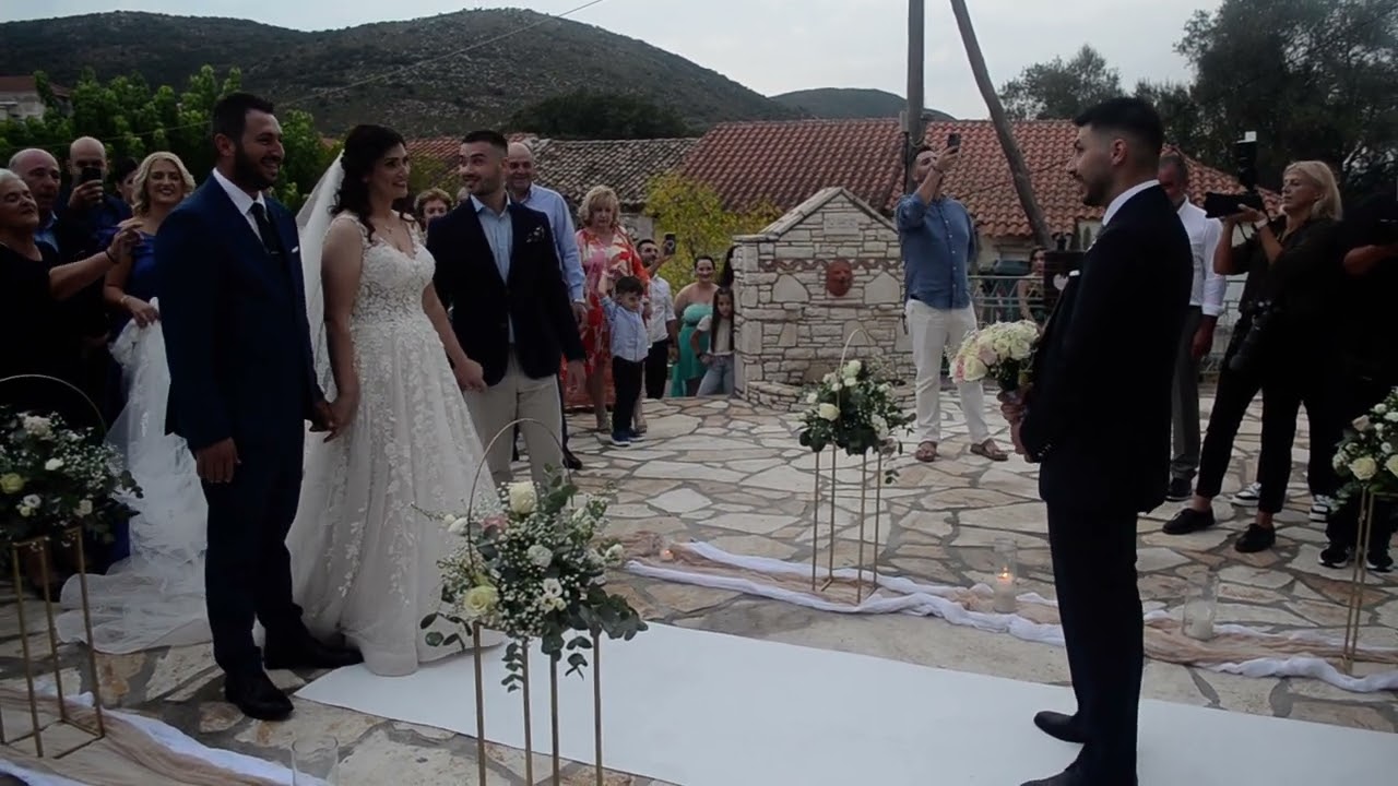 Ένας λαμπερός γάμος με πρωταγωνιστές τον Χρήστο Γαντζουδη και την αγαπημένη του Αναστασία Σάββα