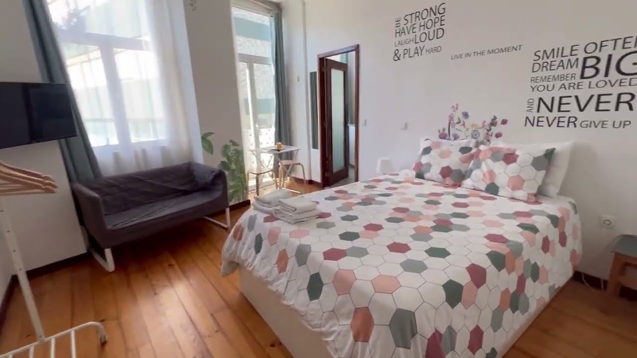 PREDIO COM RENTABILIDADE PARA VENDA NO PORTO