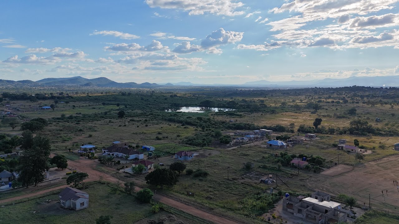 Dams & Little Mountain : Mdavula