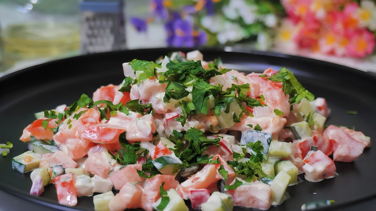 Свежий весенний салат с редисом! Простой и вкусный рецепт салата 🥗