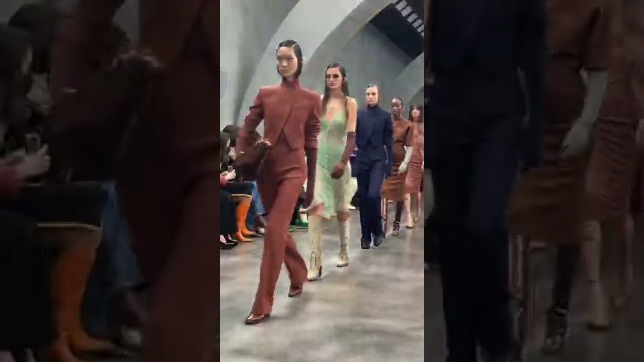 🔥NEW 🔥/ Fendi latest Fashion show FW2022