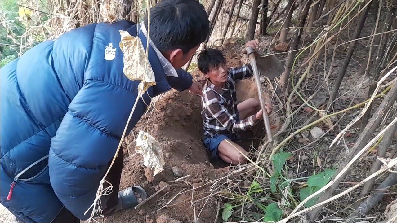 Maghe Sankranti Preparation in Village  Digging Chayote Root | Siptung Organic Nepal