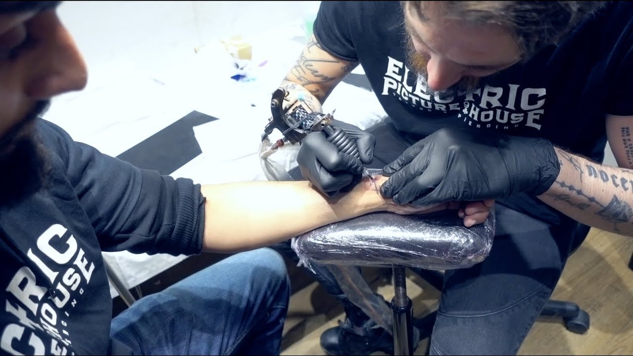 Getting tattooed by Daniel Madison - MAlliance // Vlog 008 - ManMeetsMagic