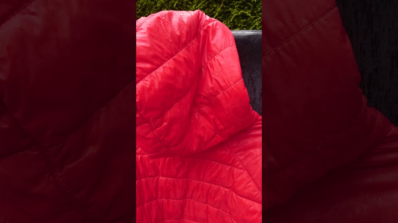 Glanznylon Steppjacke nach Zaunabriss, sch&ouml;n gerippt