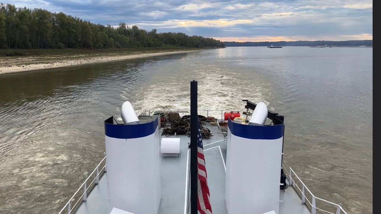 MISSISSIPPI RIVER..BOAT SWAP.. Nov. 2022 trip..