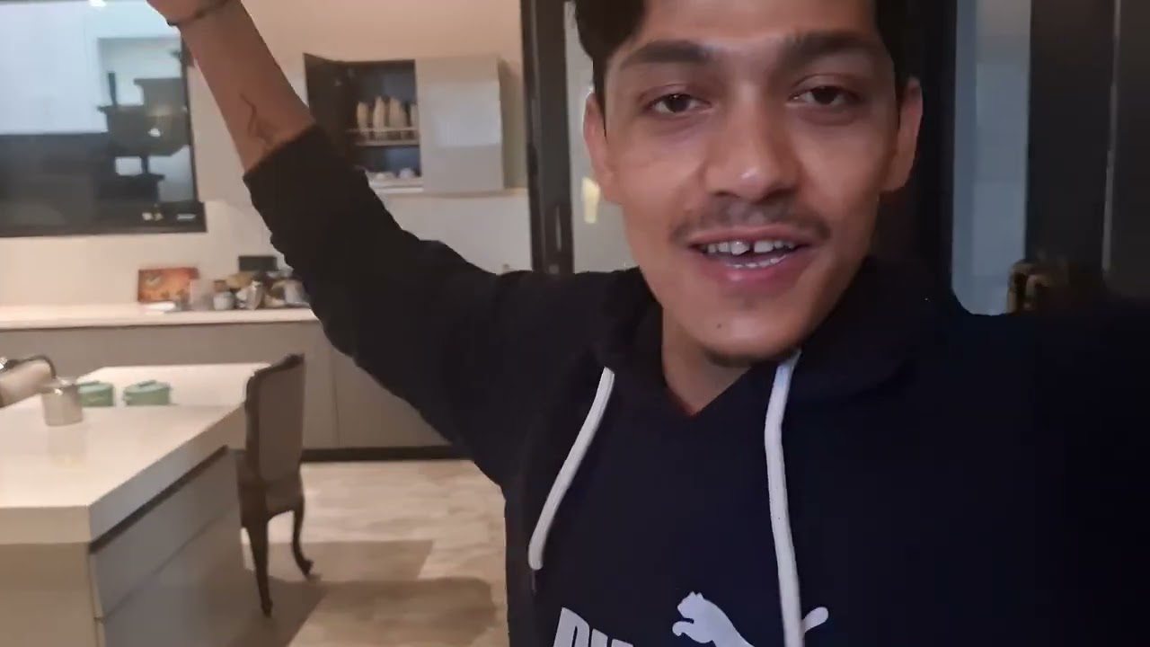 Kam karne wale staff ka live 😂👌💯