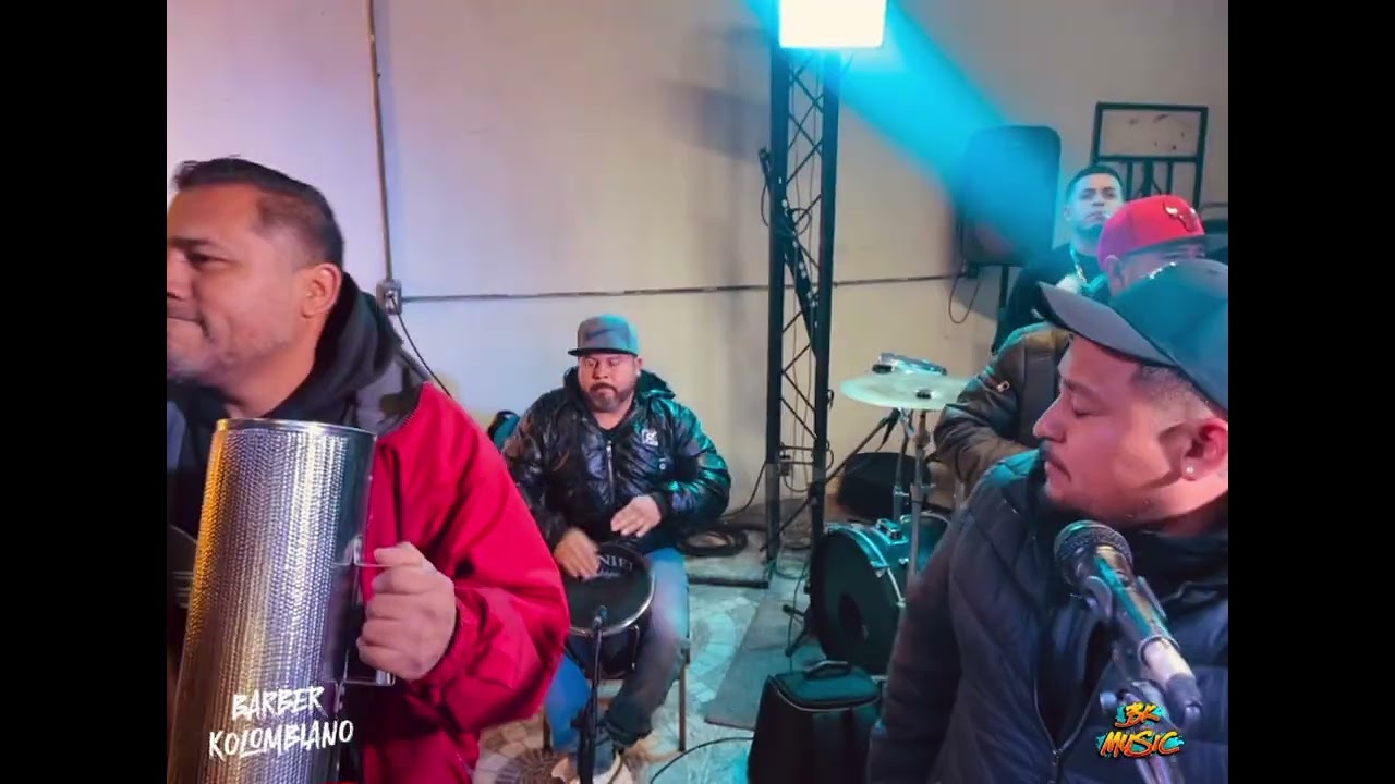LUPITAAA-BARBER KOLOMBIANO-EN VIVO