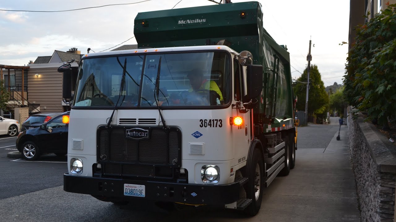 Waste Management's NEW 2025 Autocar McNeilus Rear Loader Garbage Truck On HEAVY Trash Dumpsters!