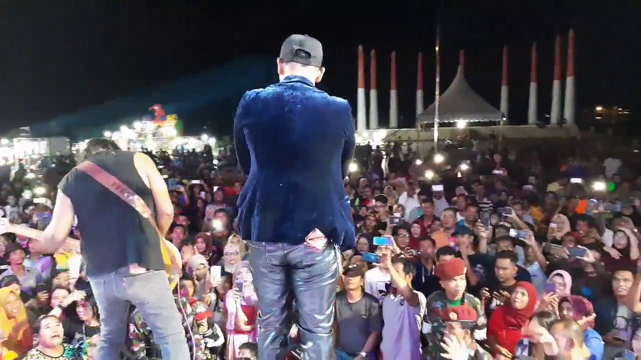 SAMUDERA BAND Artis Malaysia Hiburkan Masyarakat Tanjung Balai Karimun Sempena HUT Karimun Ke 20th