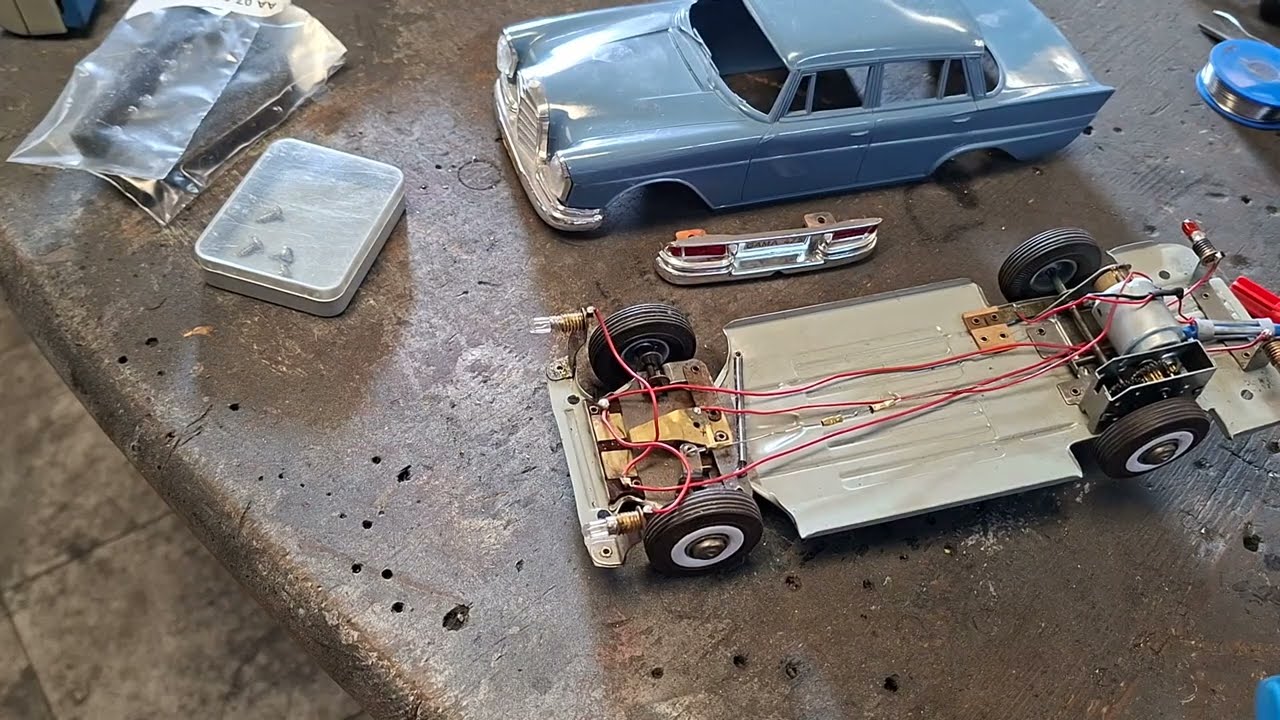Gama Mercedes mit neuem Motor und  Blinklicht 