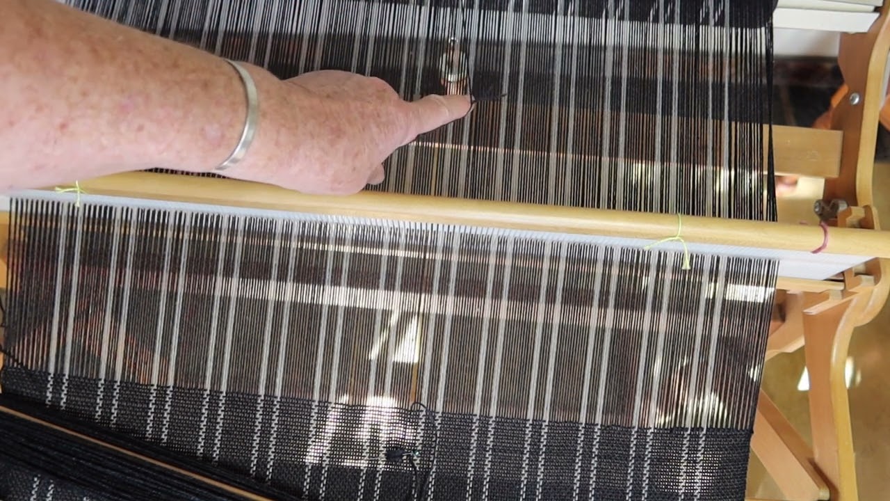 How to mend a broken warp thread