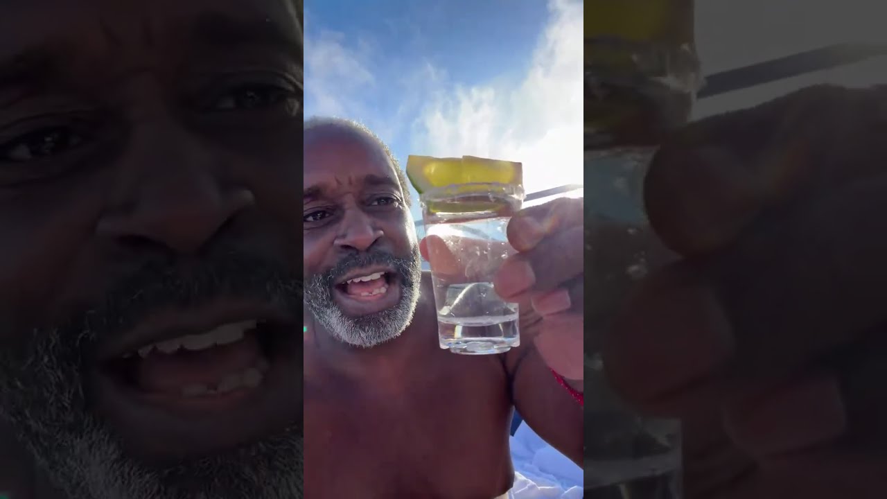 YOU COMMENT GANGSTERS ARE CLOWNS!  I AM LIVING MY BEST LIFE SUCKAZ! - CHOKE NO JOKE LIVE