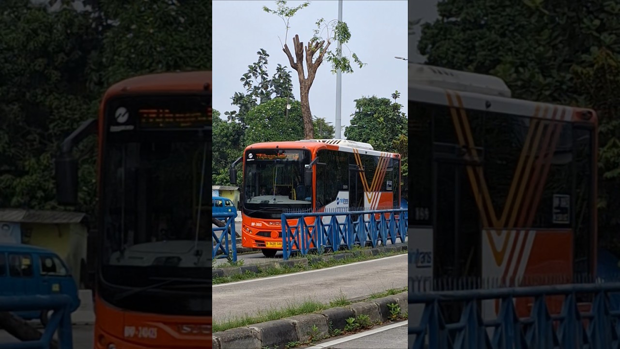 naik tj kecil warna oren #bus #busmania #telolet #basuri #jakarta #tije