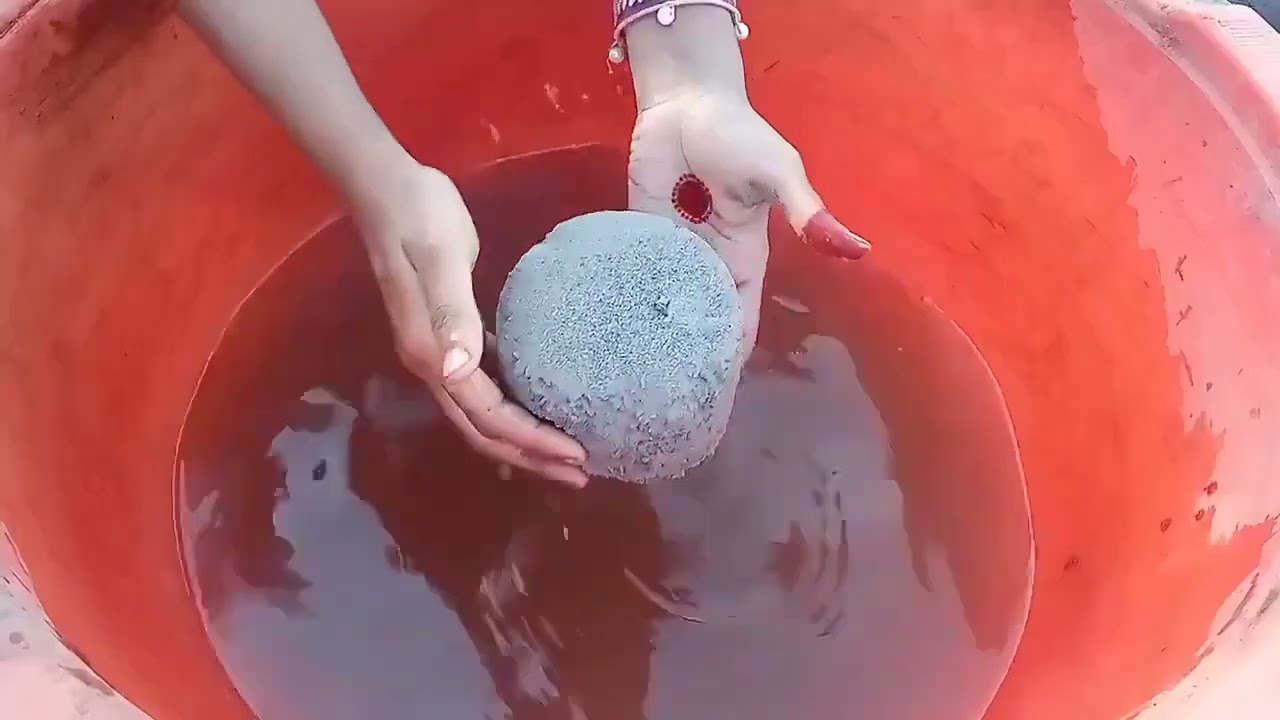 ASMR|| Reddirt shapes water crumbling #satisfying #odlysatisfying #relaxing #clay #asmrvideos #asmr