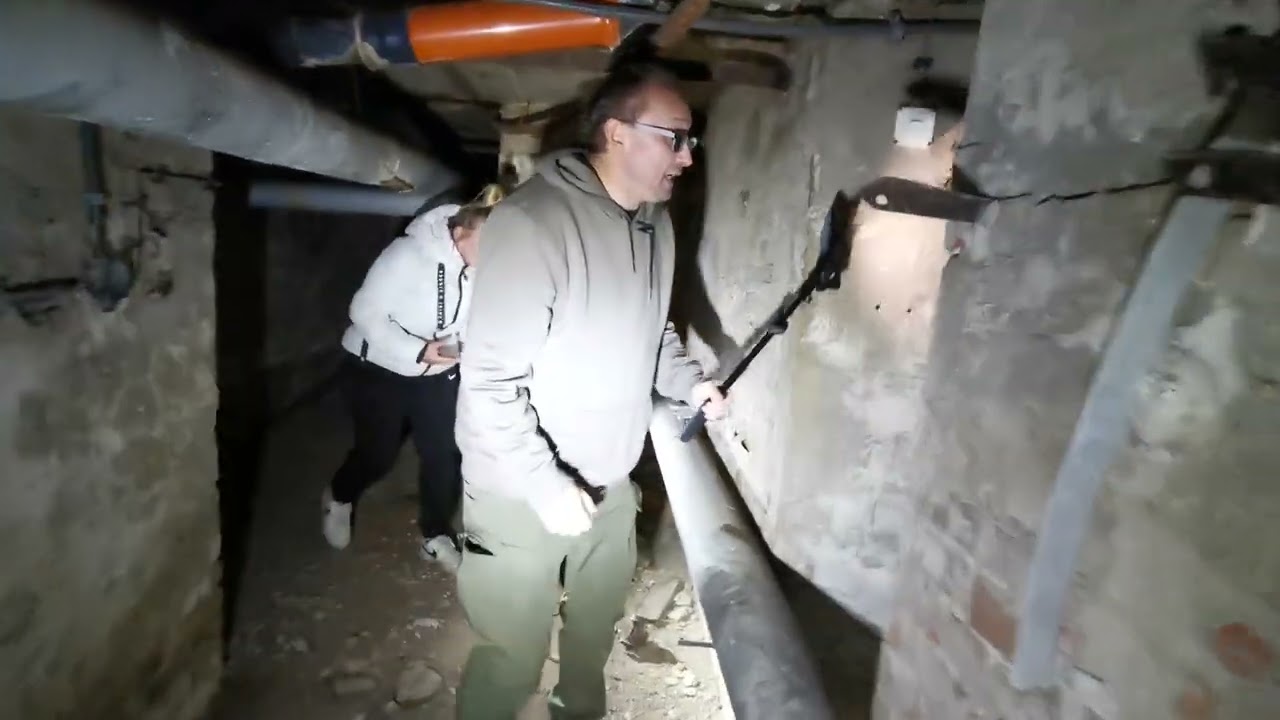 Verlassene Geflügelschlachterei mit Wohnkomplex mit @Urbexrostock2 und @urbex_franzi