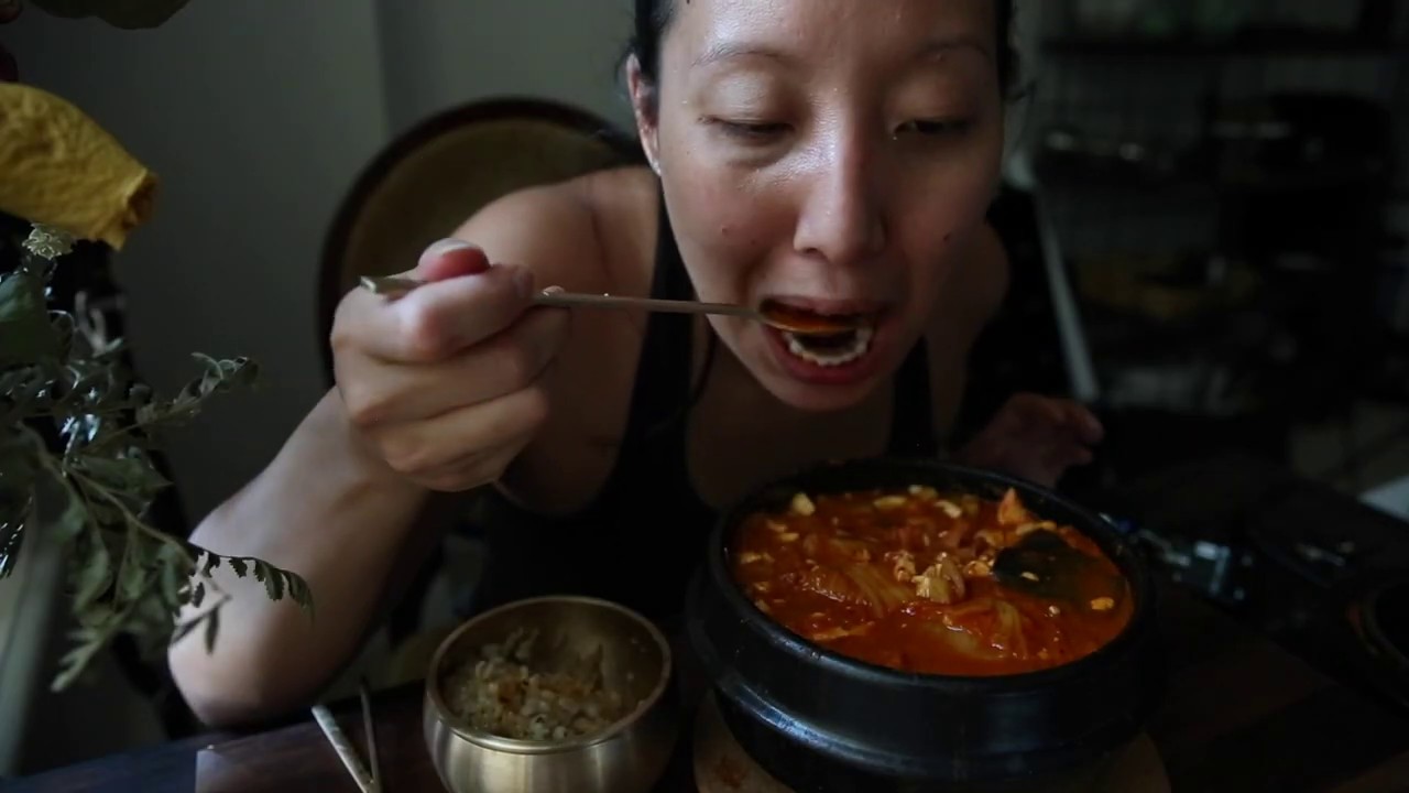 BEST EVER KOREAN MASHUP CHIGAE: Kimchi Soondooboo (Silken Tofu) Chigae