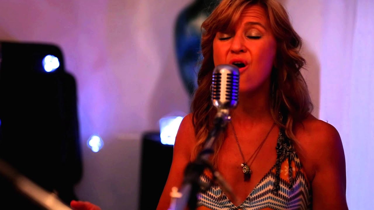 Nashville Unleashed TV Clip: Blue Mother Tupelo 