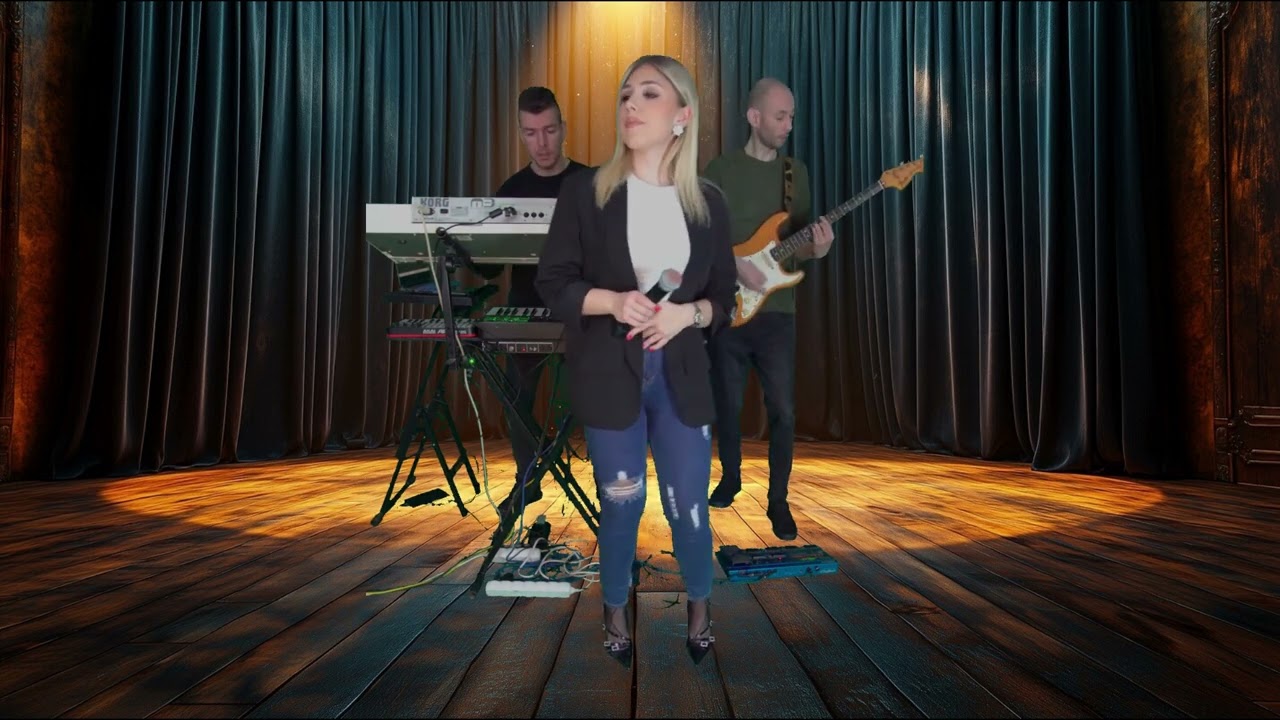 Stariji čovek (Mina) uživo svirka na platnu