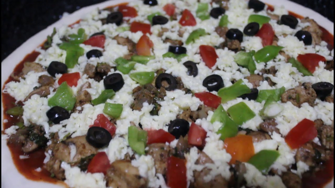 No Oven Chicken Pizza Recipe in Urdu Hindi by Hoor khan kitchen|  Chicken Pizza At Home Without Oven