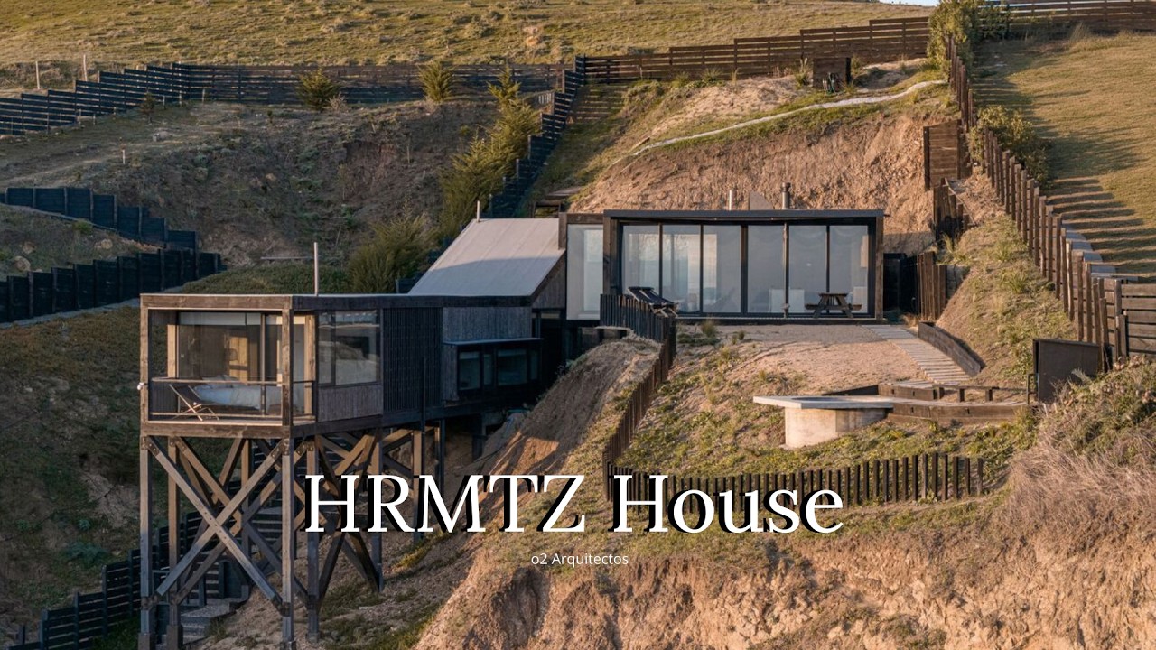 Perched on the Slope, Opening Toward the Sea | HRMTZ House