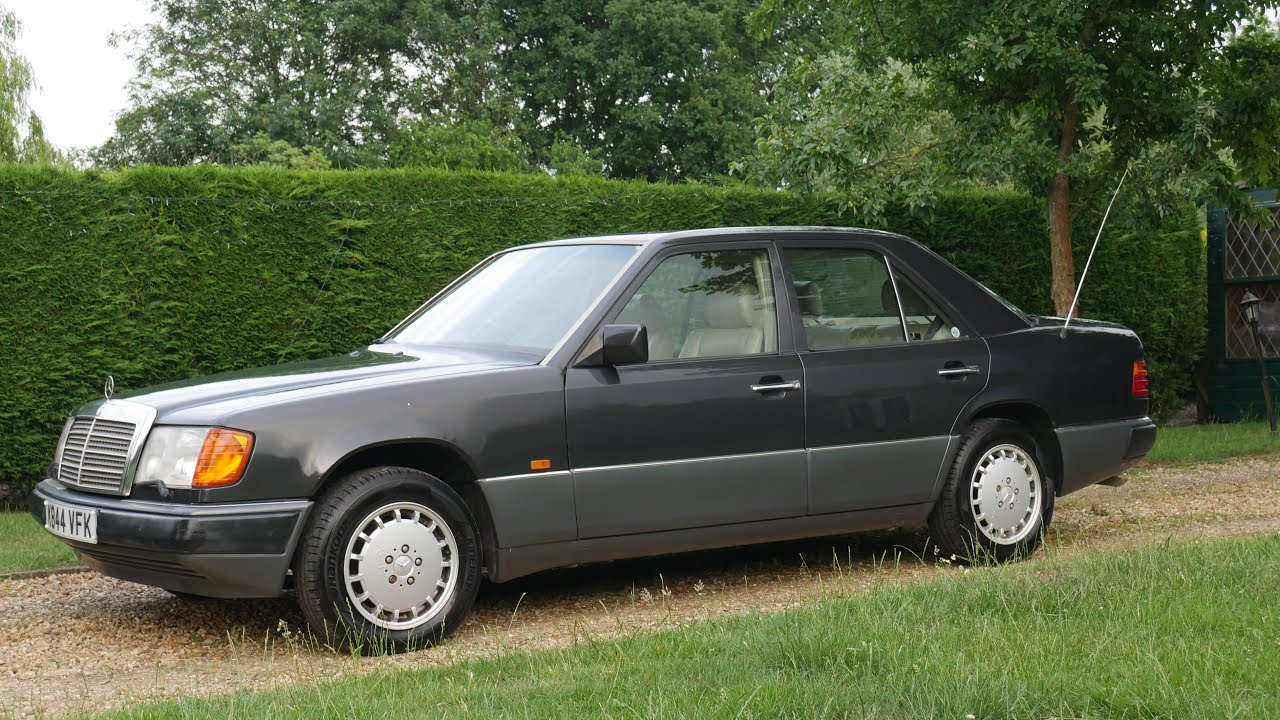 Video Review of 1993 Mercedes 300E W124 Auto Saloon For Sale Carrot Town Garage Cambridge UK