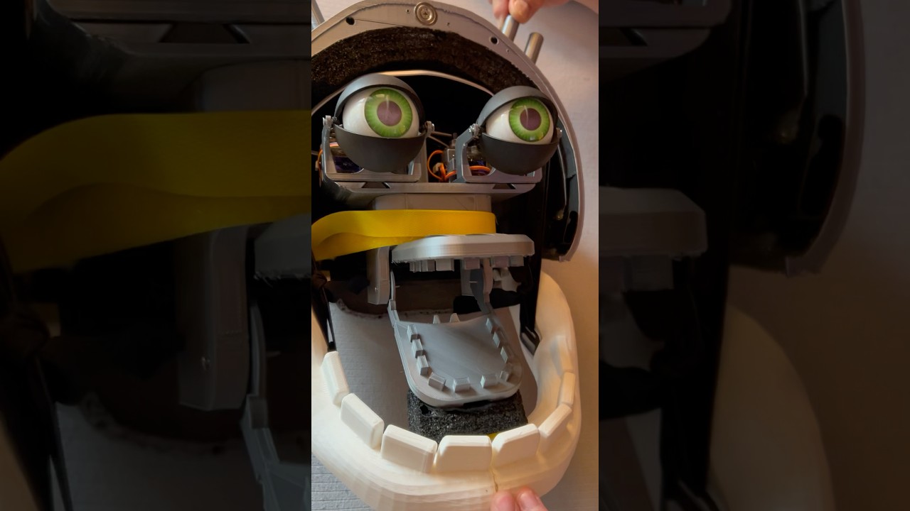 P2x Head works perfectly #music #fnaf #robot #fivenightsatfreddys #animatronic