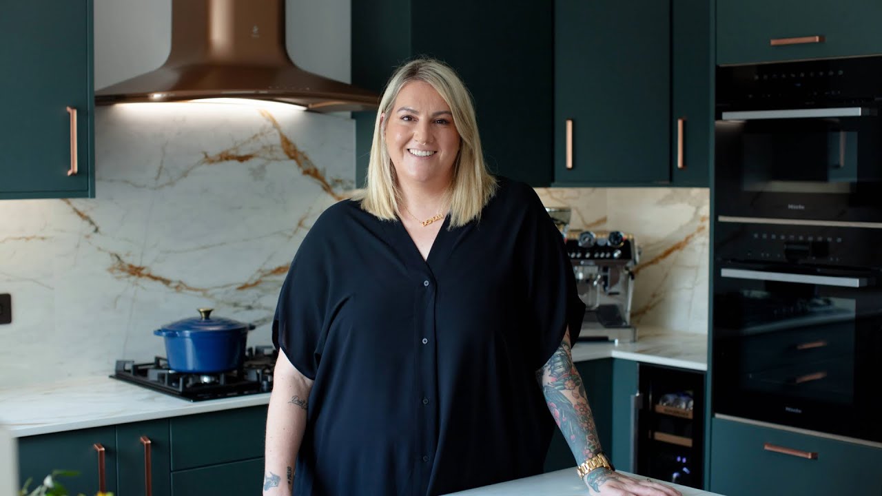 Gina Daly's Stunning Forest Green Kitchen Makeover (Preview)