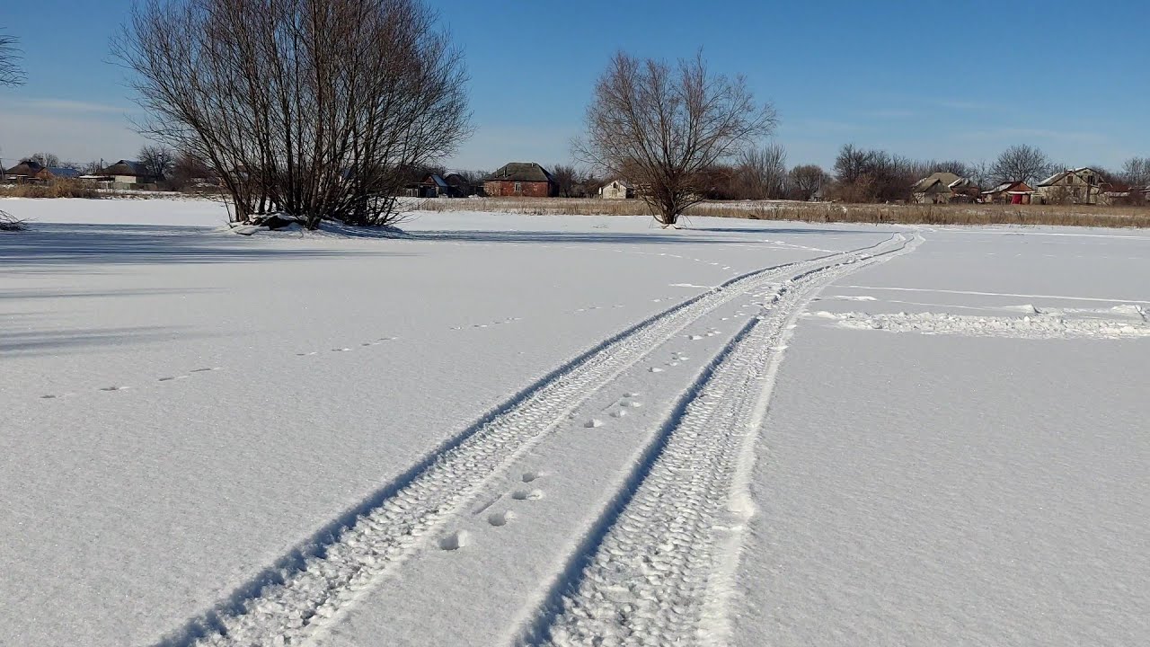 ДРІФТ НА ЛЬОДУ... НІЧОГО ОСОБЛИВОГО АЛЕ ЧУДОВИЙ ДЕНЬ ЦЕ ТЕЖ ДУЖЕ ГАРНО...