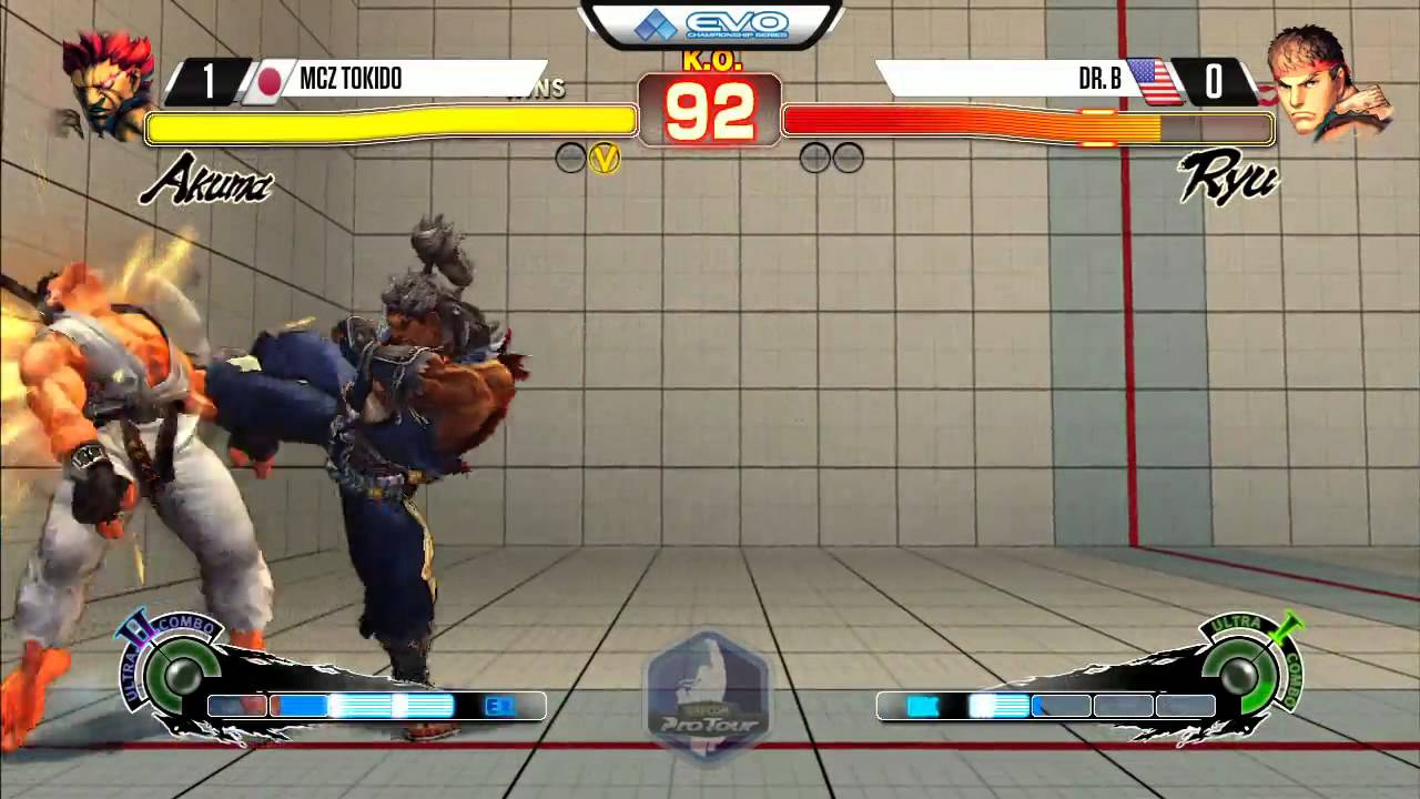 Tokido (Akuma) vs Dr.B (Bison, Ryu) - EVO 2015 USF4 - 720p/60fps