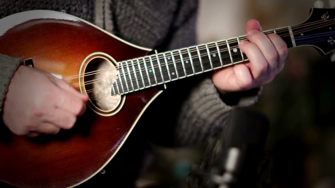 Mandolin tunes. Beare Island reel (with chords)