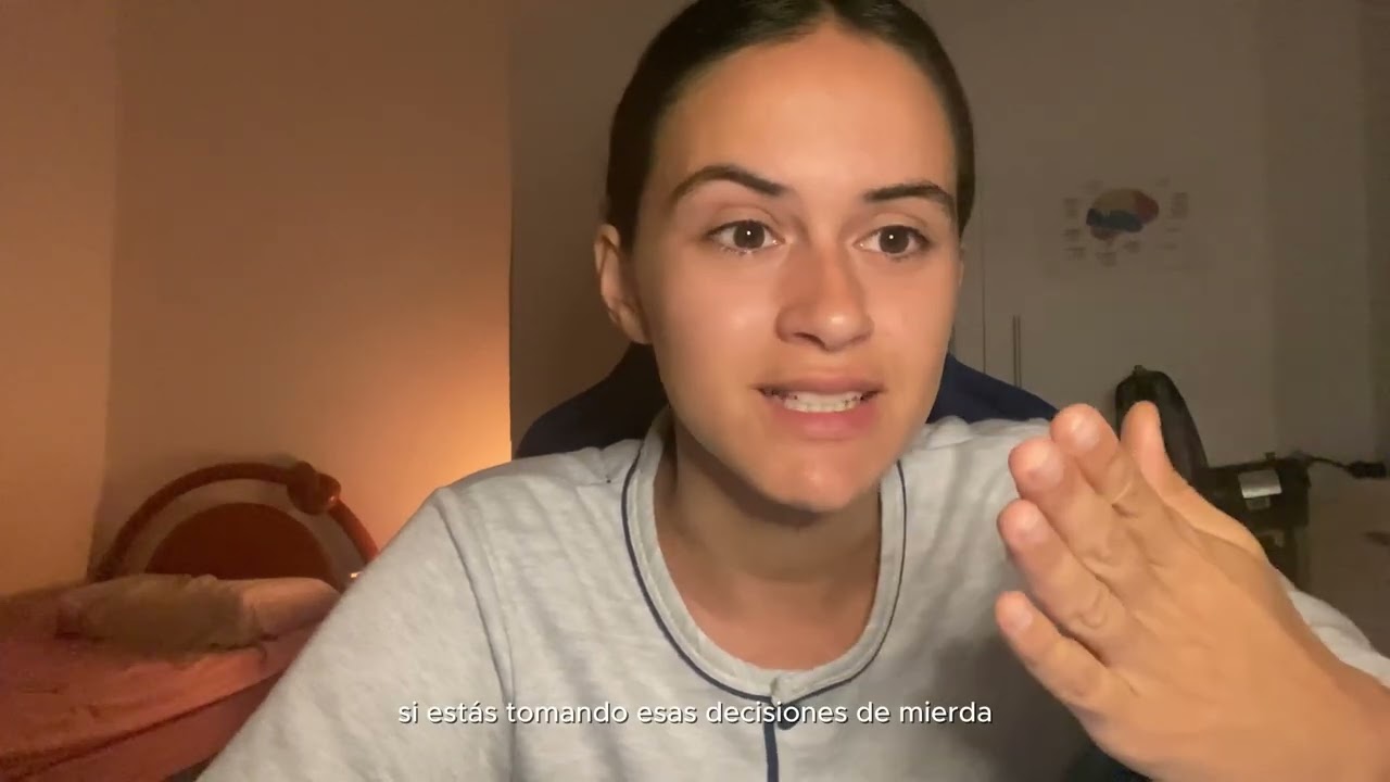 DEJA de ACTUAR como tu PEOR versión (y conviértete en la MUJER que dices querer ser)
