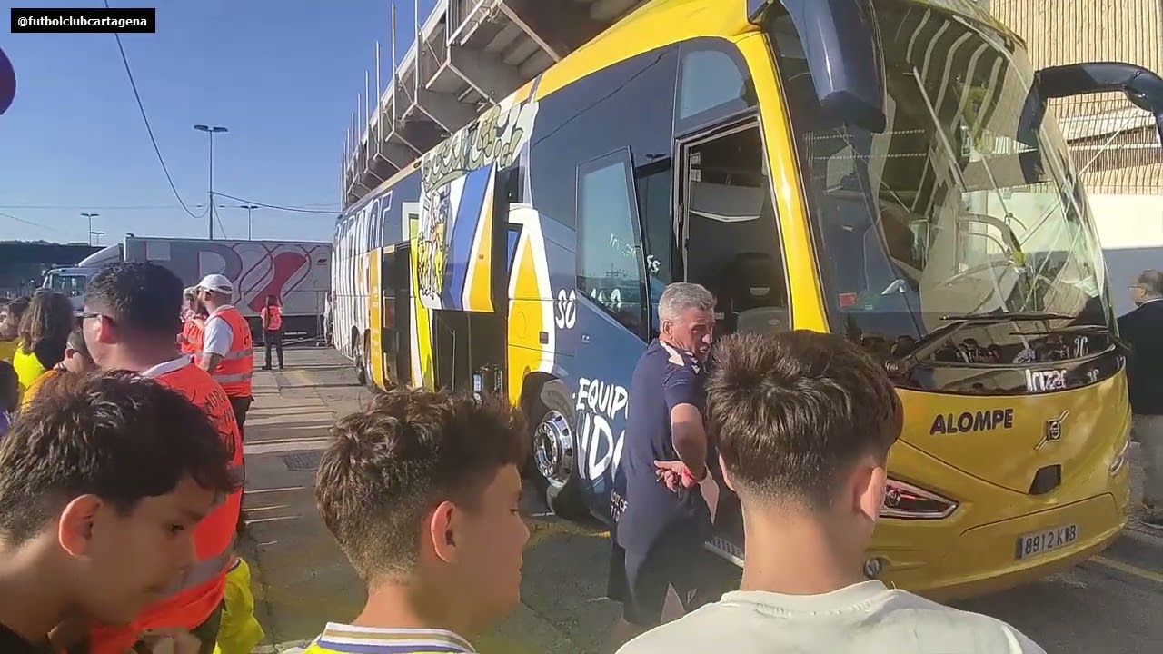 Bus de equipos que han visitado el Cartagonova 2024 2025 - Parte 1