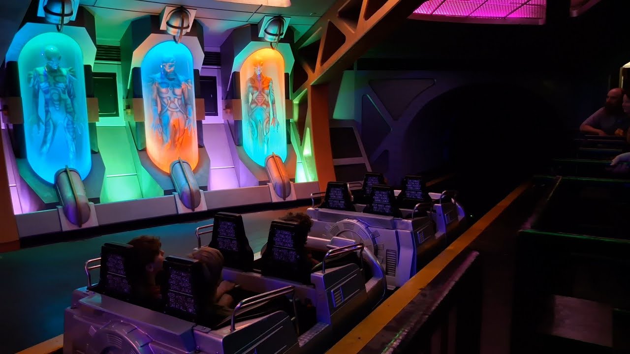 Flight of Fear Queue, Station, and Launch at Kings Dominion 2025