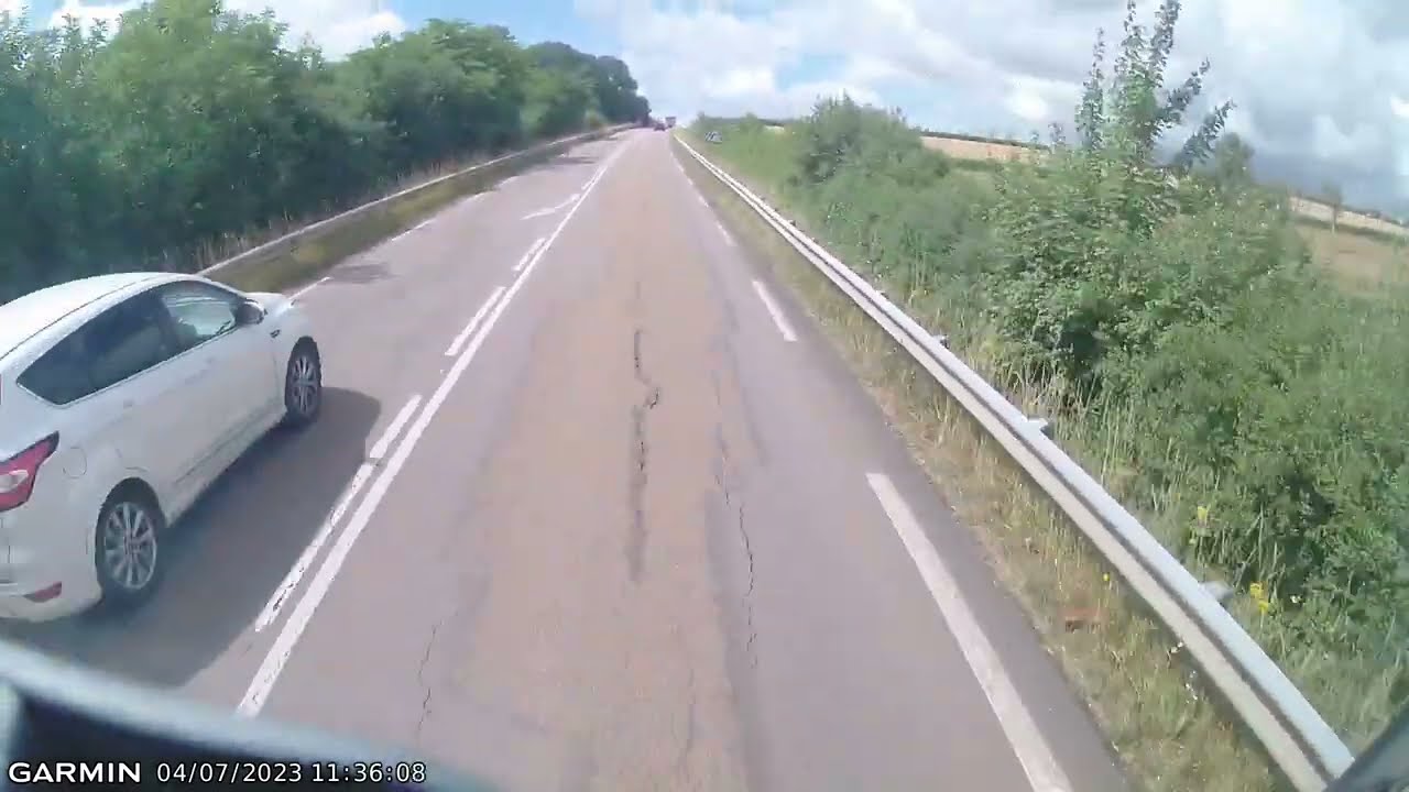 Dashcam France N°9 - Idiots, CloseCall, Funny moments..