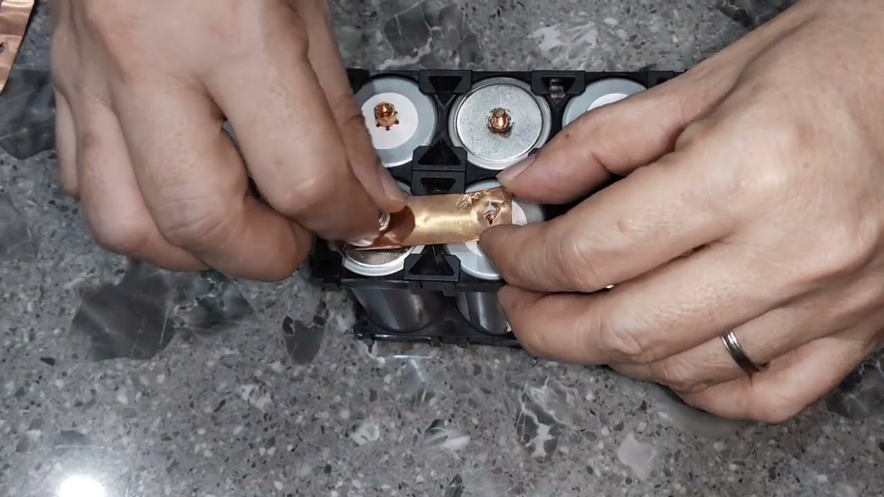 PAANO MAG ASSEMBLE NG 24 VOLTS NA BATTERY PACK