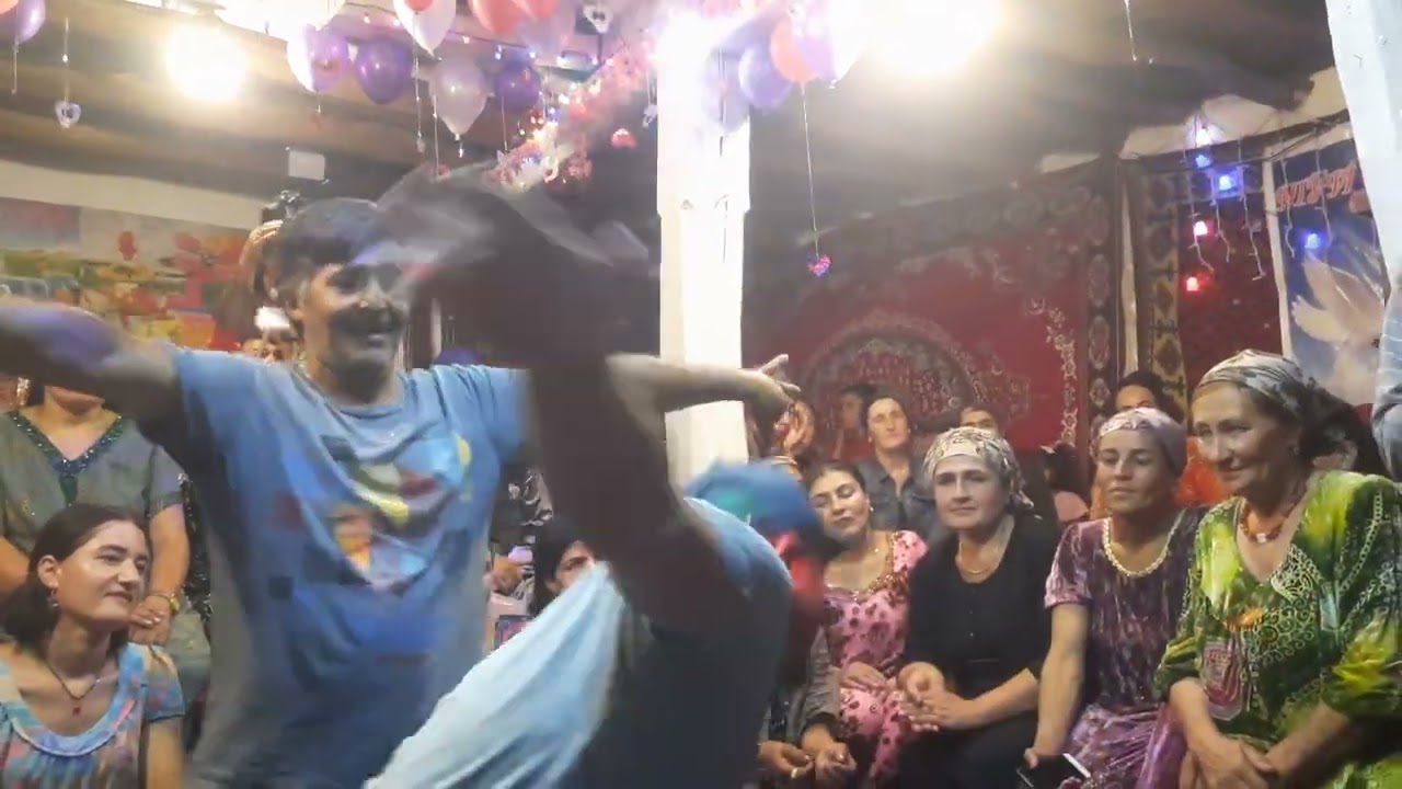 Туй Фарангис внукут