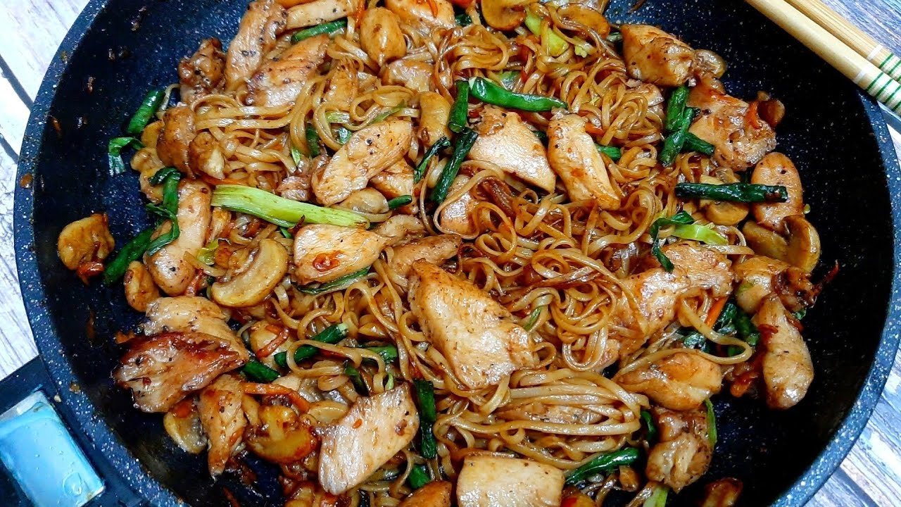 Chicken Chow Mein Recipe | Chinese Chicken Noodles Recipe
