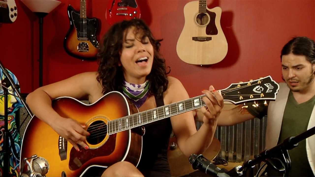 Chloe Charles & The Sweetness Perform 