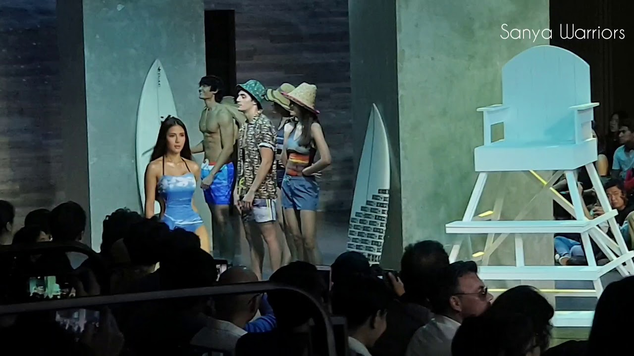 Sanya Lopez walks the Bench Fashion Week runway looking beautiful in blue! #BFW_SS19 #Bench