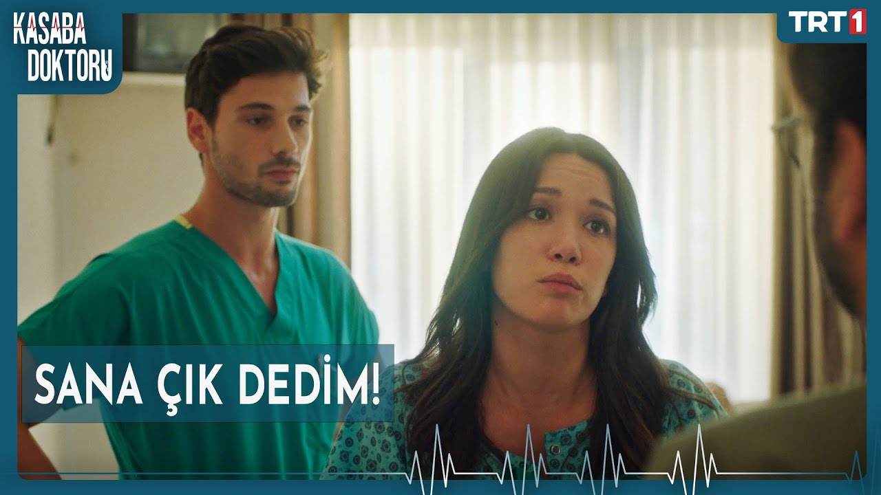 Hakan, Ömer'i Leyla'nın odasından kovdu! - Kasaba Doktoru 21. Bölüm