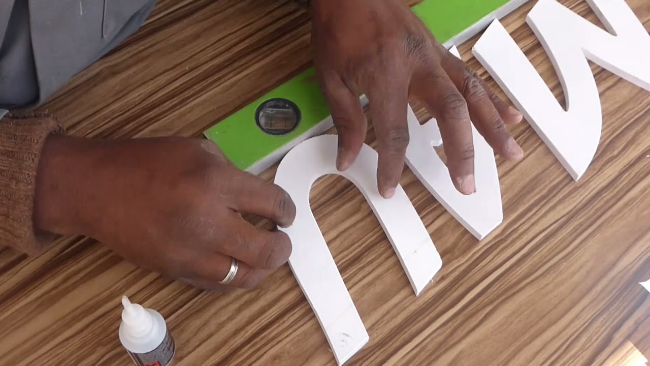 صنع لوحة إشهارية من الفوريكس والأليكوبوند  Creating a sign board from Forex and Alecobond