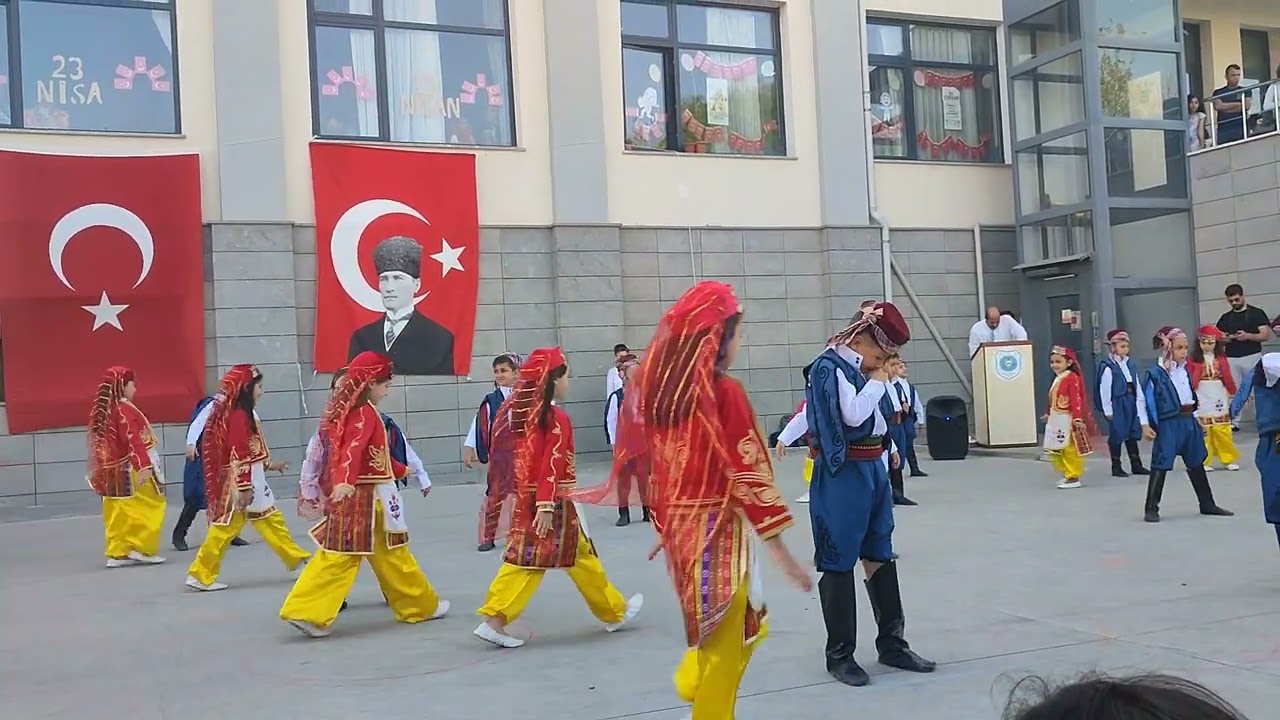 ilk okul 1. sınıf yıl sonu zeybek gösterisi