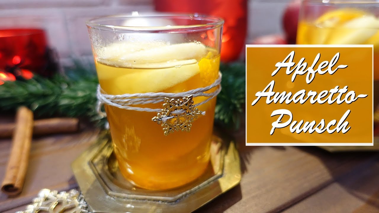 Apfel-Amaretto-Punsch mit Wei&szlig;wein und Orange