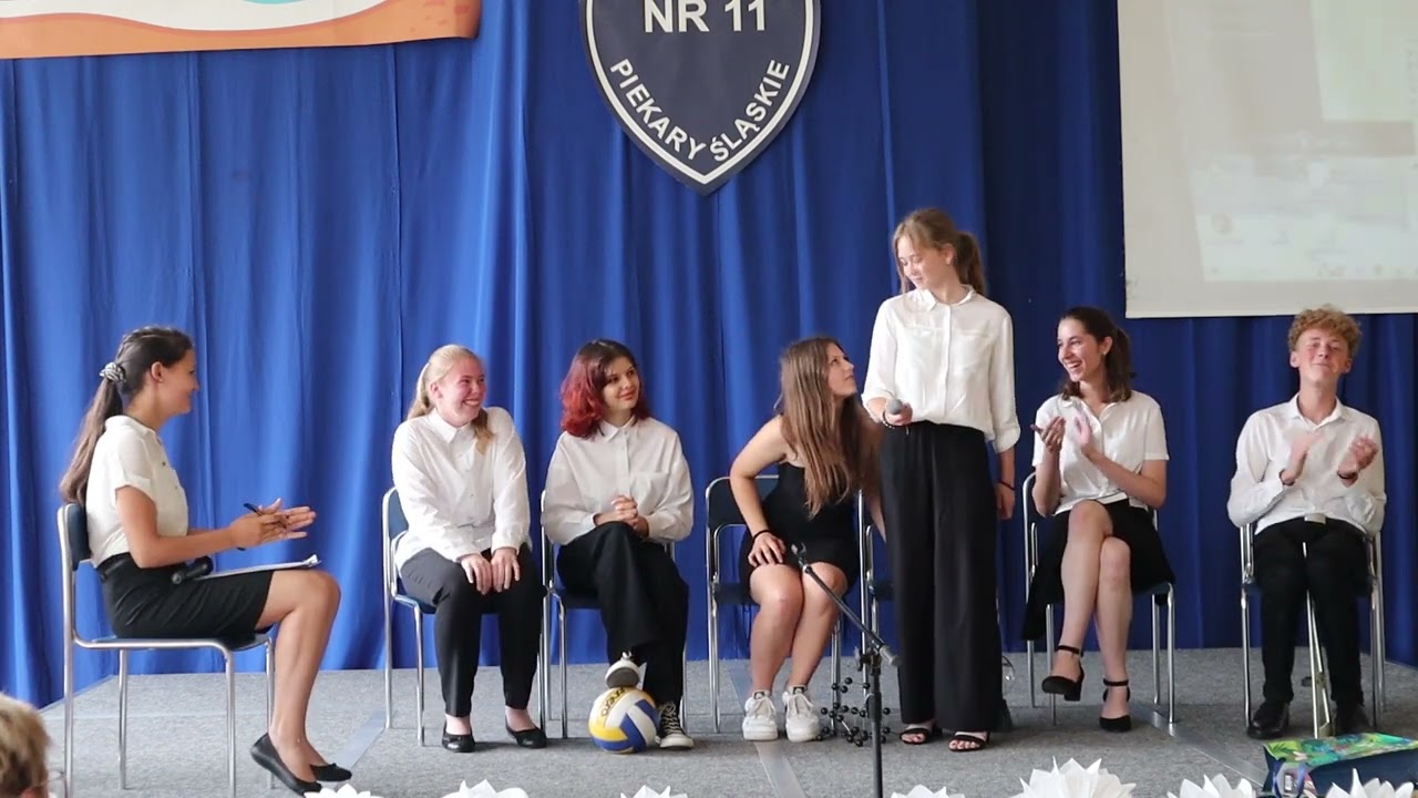 Ostatnia Rada Pedagogiczna widziana oczami naszych tegorocznych Absolwentów -skecz z okazji Akademii