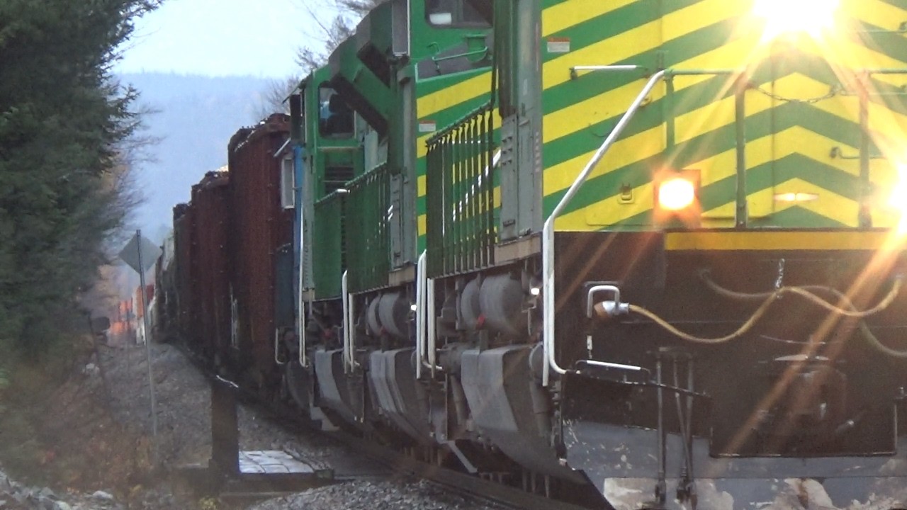 Nice Lashup & Horn on Manifest / Stack Train NBSR 120 Rolling into Welsford, NB