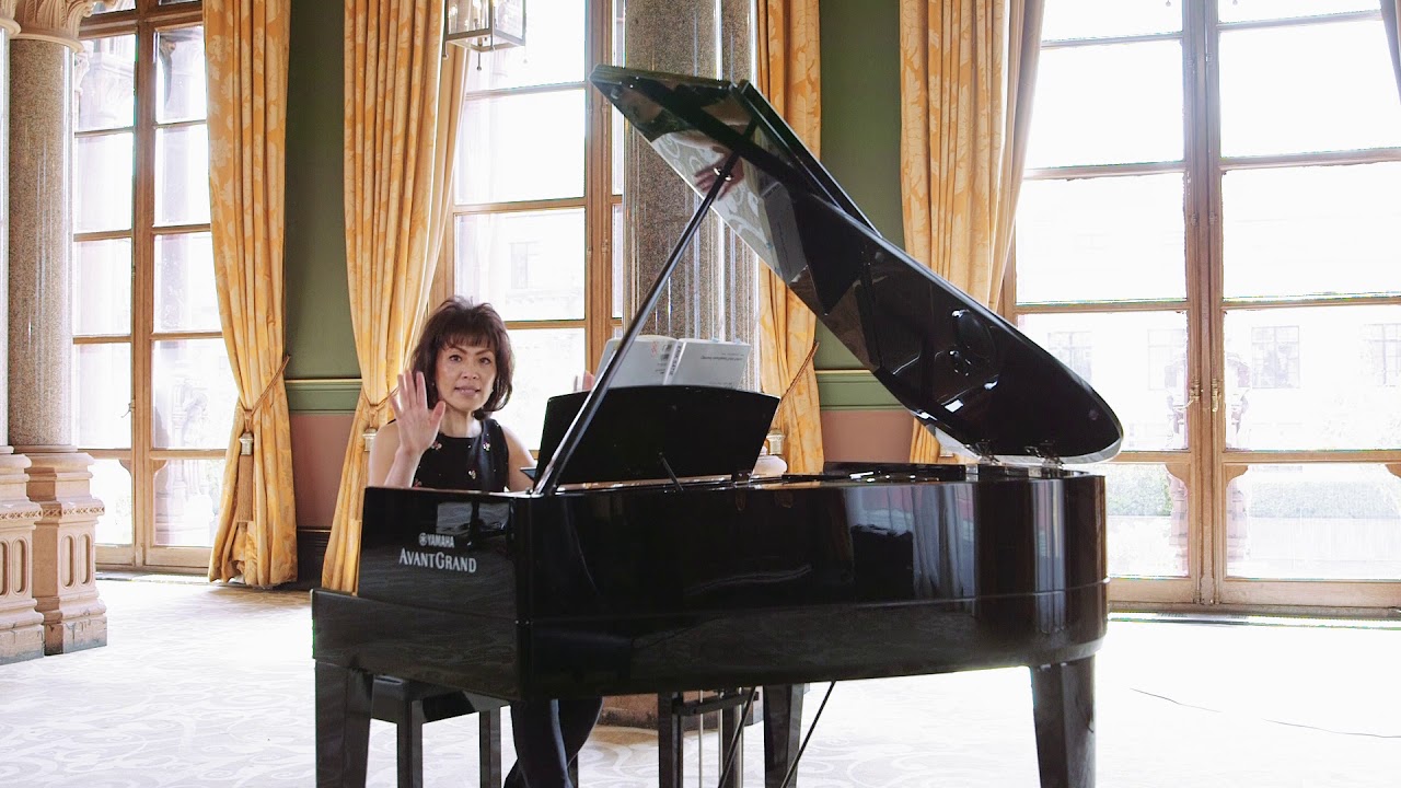 Noriko Ogawa piano lesson on Erik Satie 'Le Piccadilly'