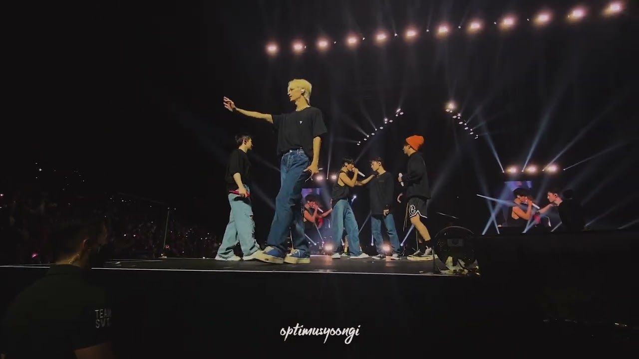 20220810 | 세븐틴 SEVENTEEN 17 -  SNAP SHOOT + VERY NICE (아주 NICE )| BE THE SUN TOUR in VAN